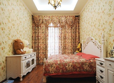 卧室选用怎样的窗帘有助睡眠