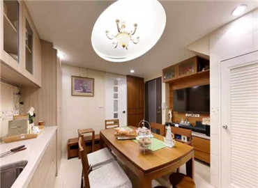 50平的小屋打造出书房和衣帽间