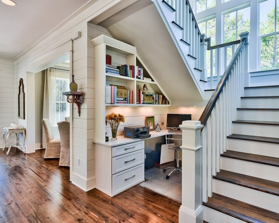 楼梯死角巧变书房 给大神们的创意跪了!
