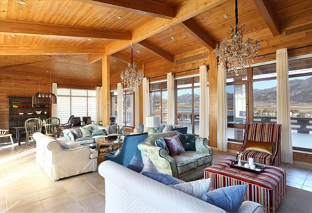 原汁原味 清新原木复式公寓设计