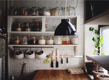 小厨房完全利用法则 一字型橱柜轻松收纳