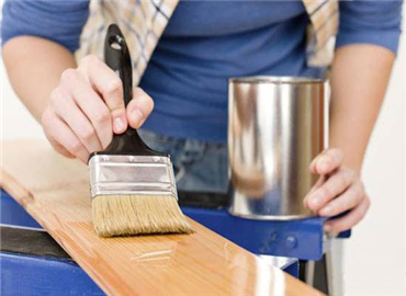 如何给家具打蜡和涂刷底漆