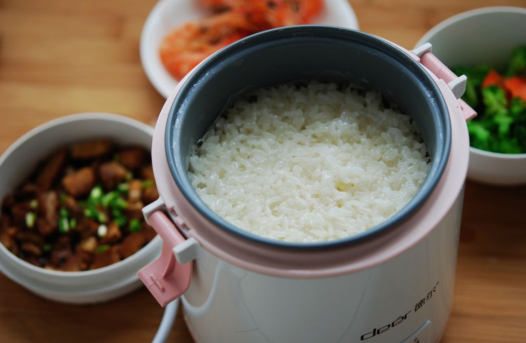 电饭锅煮饭粘锅那快来学这一招吧