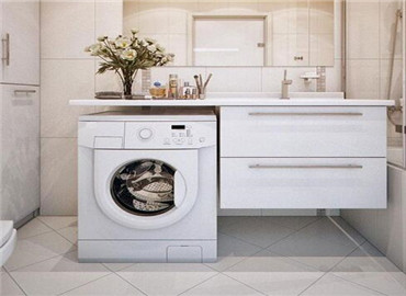 别小看小户型的卫浴 照样塞进一个洗衣机