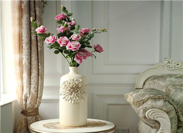 春节临近 巧用仿真花助添红火喜庆