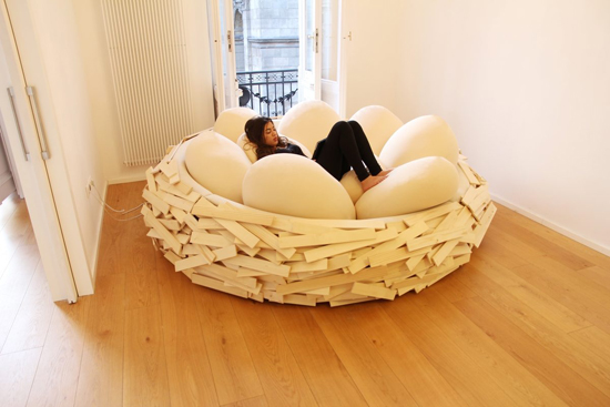 巨人“鸟巢”沙发床，让你像倦鸟一样在“巢”中放松身心