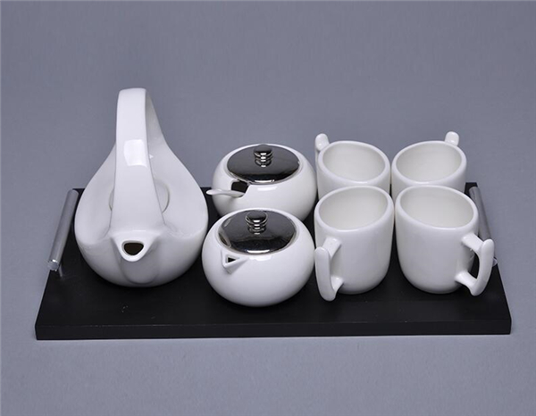 白色陶瓷咖啡具
