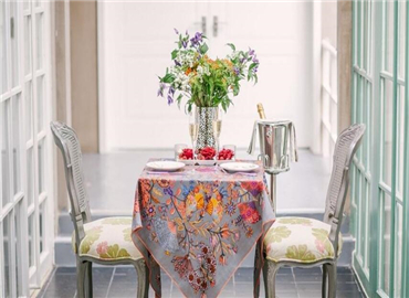 别再随便了 餐桌上放这些花好运又好看