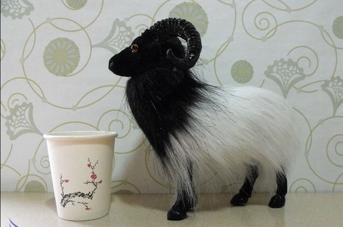 仿真小山羊simulation goat L20* W7 * H19cm